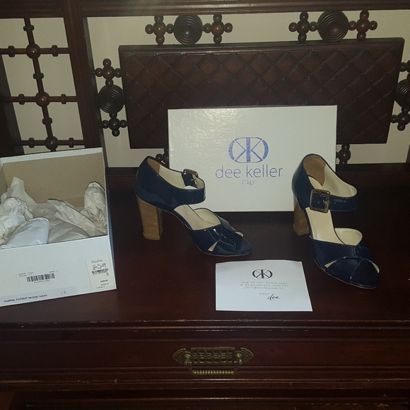 Dee Keller patent navy pumps - Picture 11 of 13